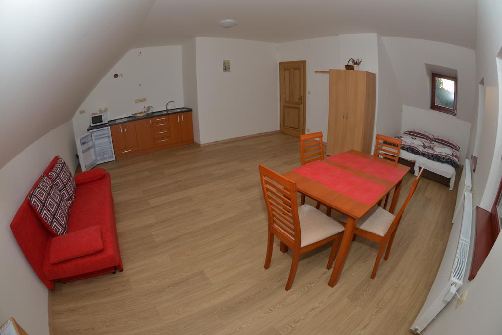Penzion U Blatce Hotell Nové Hrady Rom bilde